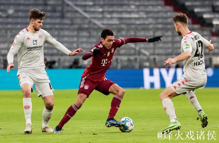 拜仁主场对美因茨八连捷，得失球比40-7